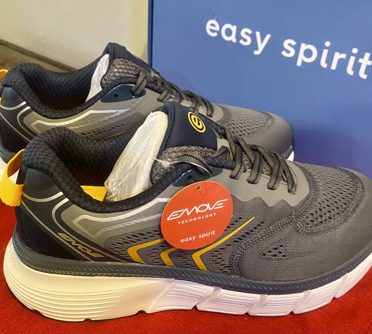90 Easy Spirit Jump 9 EMOVE Memory Foam Men s Walking Sneaker