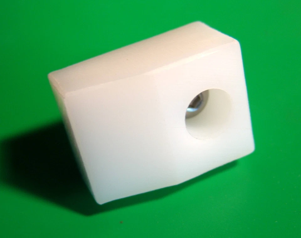 Protector de cárter lateral de cadena Triumph T120, T140, Bonneville, Tiger 1964-83 Foto 3 de 4