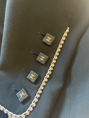 Chanel Vintage Black and White Shorts and Jacket Set size 42 Chanel Vintage Black and White Shorts and Jacket Set size 42