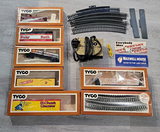 New TYCO HO Train Box Cars Tank Car Tracks Vintage Shell Budweiser Lot Old NIB