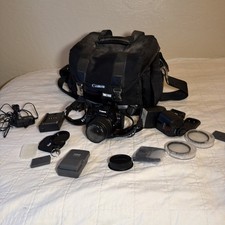 Canon EOS Digital Rebel XTi Camera DS126151 w/ Charger, CF Card Reader and Case