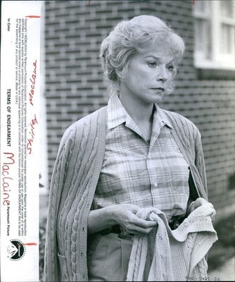 News Actor Shirley Maclaine Looking Sad Terms Of Endearment Paramount Photo 8x10