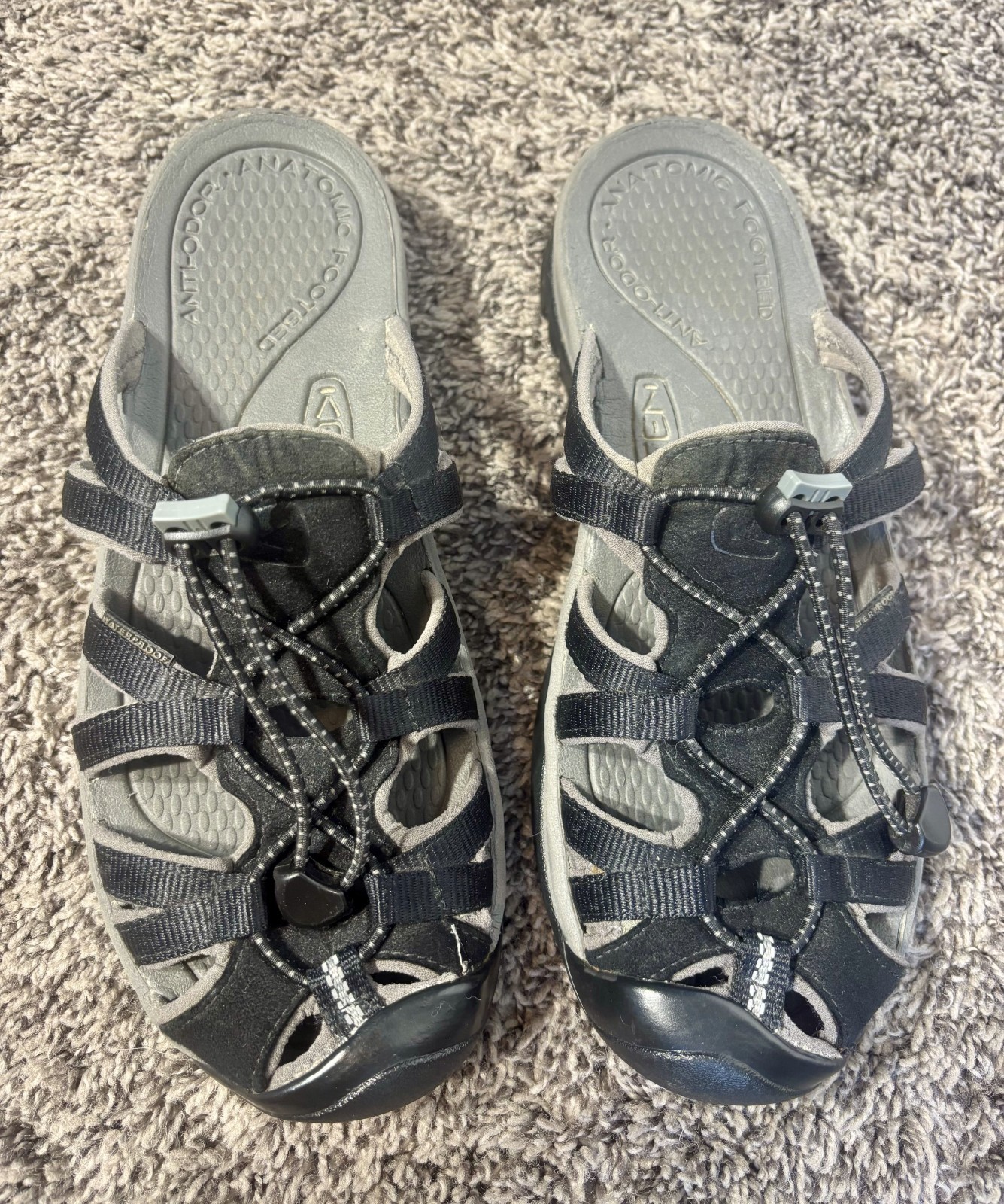 Sandali Keen Whisper Slide da donna taglia US 7 5 neri con lacci elastici outdoor 5127 BKGA