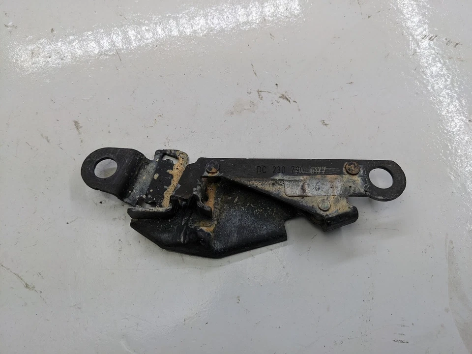 MERCEDES SL500 R230 2002 LEFT FRONT ROOF LOCK MECHANISM 2307900177 - Image 3 of 4