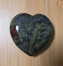 Drachenblut Jaspis Herz - Handschmeichler - 6 cm