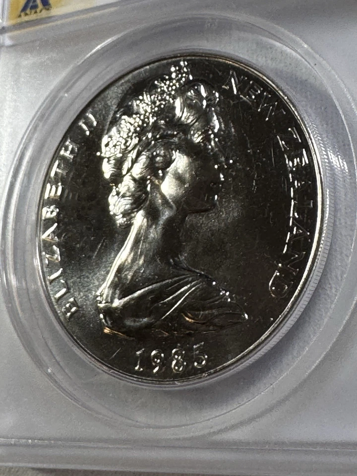 1985 New Zealand 1 Dollar Black Stilt Graded MS 67 by ANACS Low Mintage - Image 3 of 4