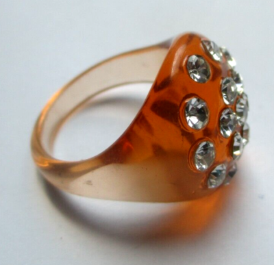 Bague Vintage Taille 54 En Celluloïd Résine Ambrée - Pavée De Cristaux, Bijou Ancien