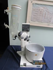 Buchi Rotovapor  Model R-200  and B-490 Heating Bath guaranteed w/ glassware