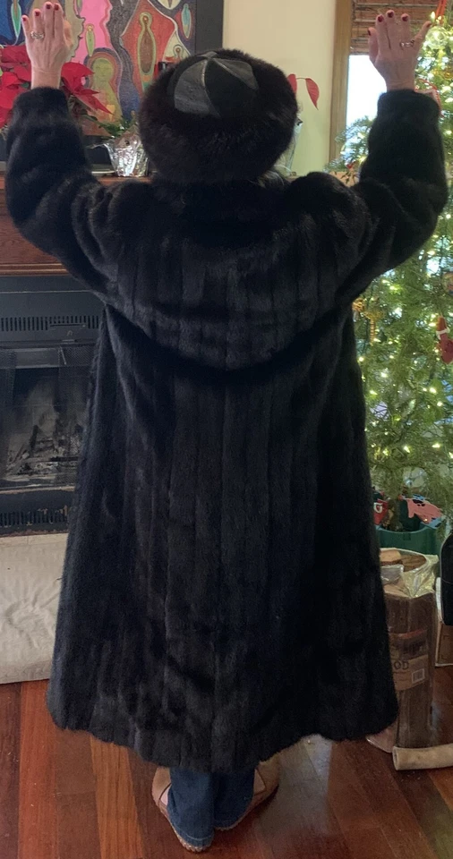 Abrigo de visón negro de longitud completa con sombrero a juego John Tauben pieles femeninas usado una vez Foto 3 de 4