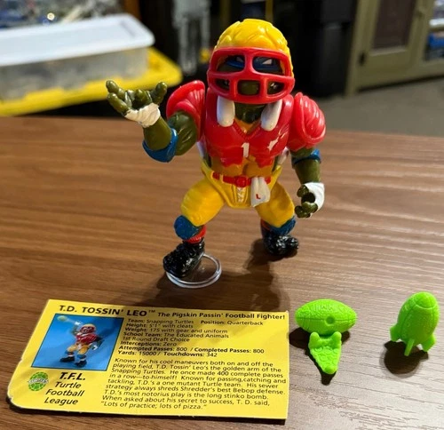 Vintage T.D. Tossin' Leo 1991  TMNT Action Figure Complete