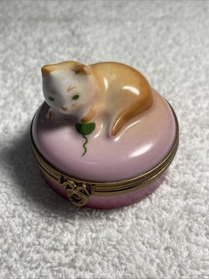 Vtg Limoges KITTY CAT with Yarn Pink Trinket Box Castel France Hand Painted