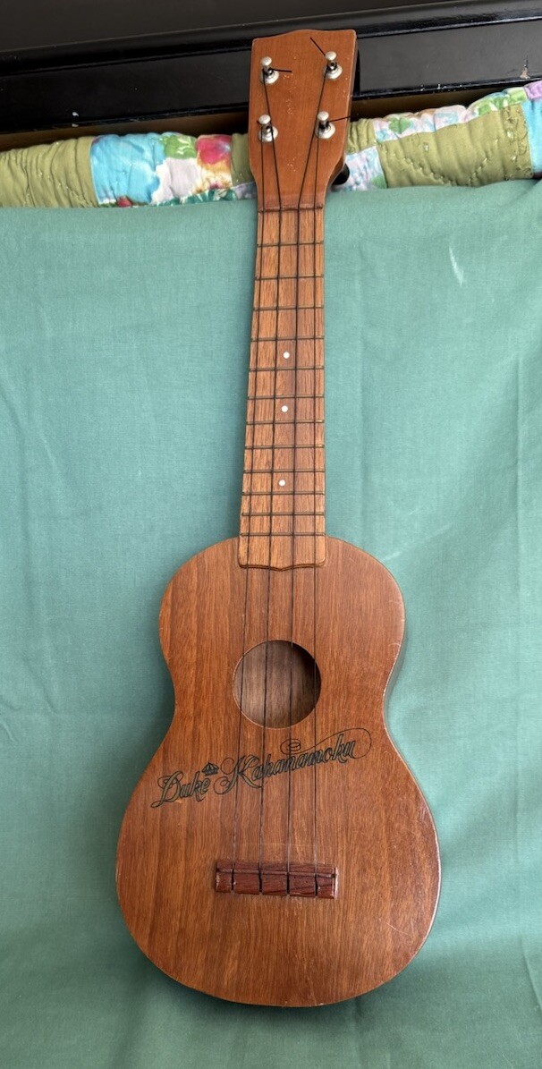 Vintage Hawaiian Duke Kahanamoku Ukulele 21