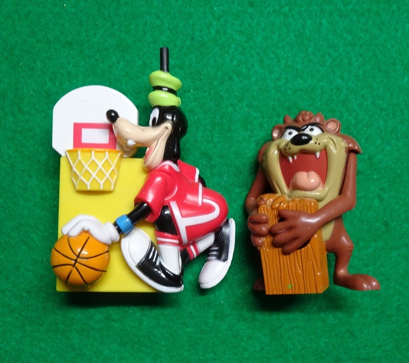 1988 Warner Brothers Tasmanian Devil and goofy Toy Candy Dispensers