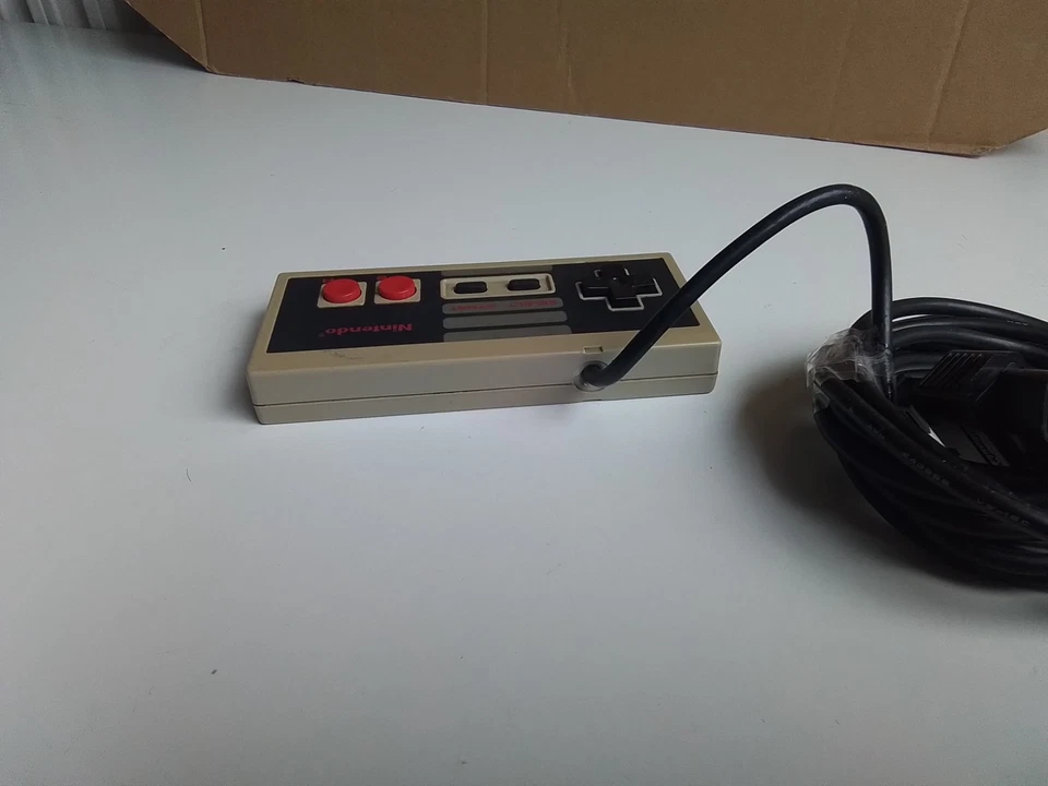 Manette Officielle pour Console Nintendo NES !!!! - Photo 3/3