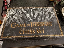 Game of Thrones Collector's Chess Set, 32 Custom Sculpted Chess Pieces