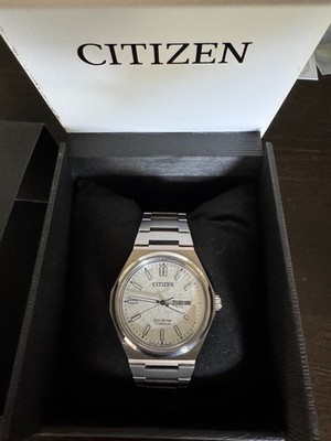Citizen Zenshin Three-hand White Dial Super Titanium Mens Watch AW0130-85A Used