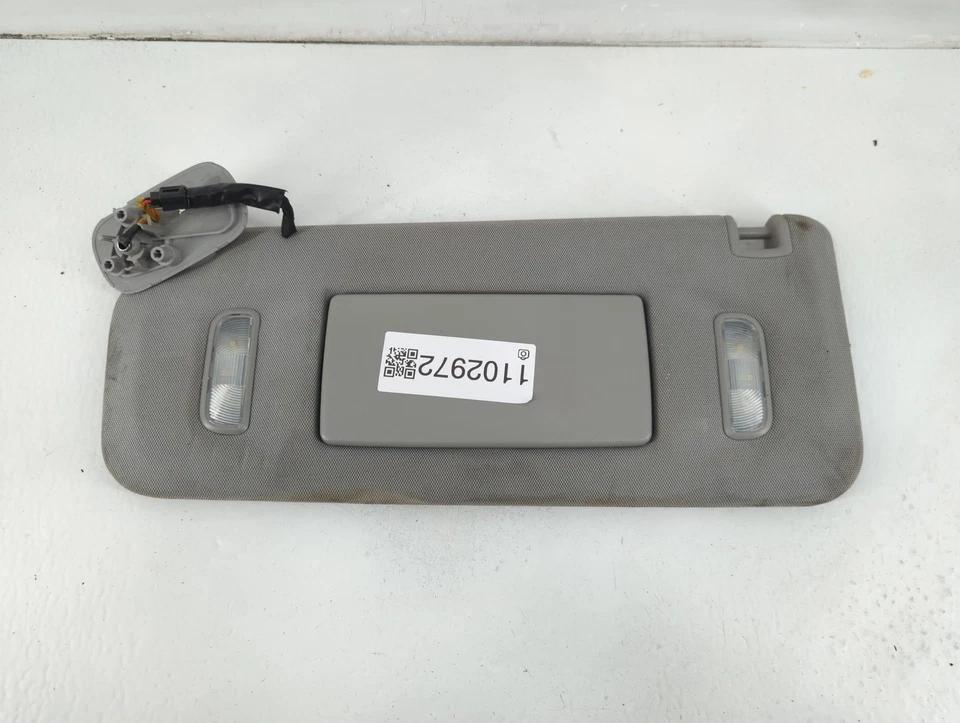 Espejo parasol izquierdo gris LNMV2 GMC YUKON XL 1500 Driver Foto 3 de 4