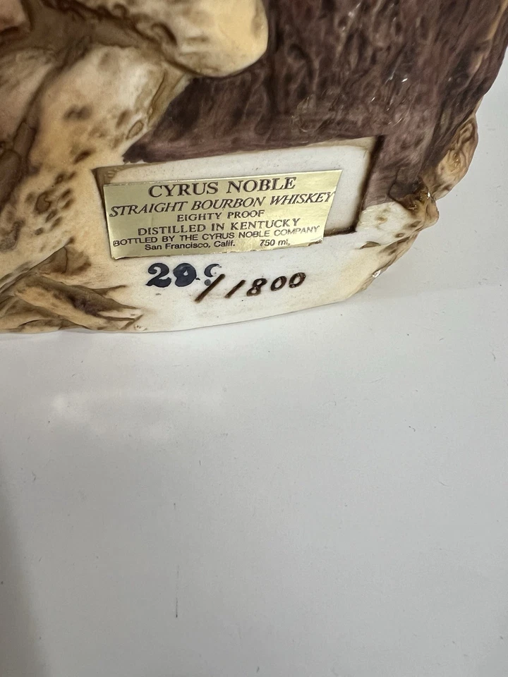 Vintage Large Cyrus Noble 1977 Limited Edition Beavers  Decanter Wildlife - Image 4 of 4