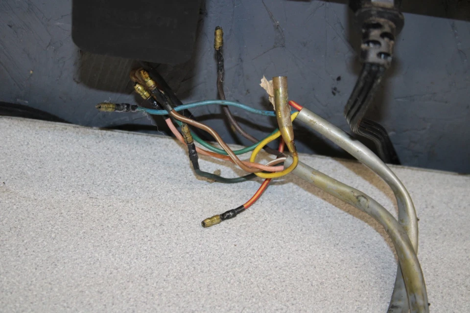 1972 Yamaha DS7 250 CONTROLE DE GUIDÃO ESQUERDO M7-2235.ABG - Imagem 2 de 4