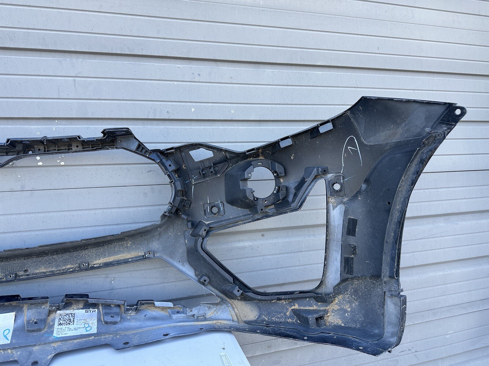 2017-2023 Maserati Levante GrandSport GTS Trofeo Front Bumper 670118509 (LOCAL)