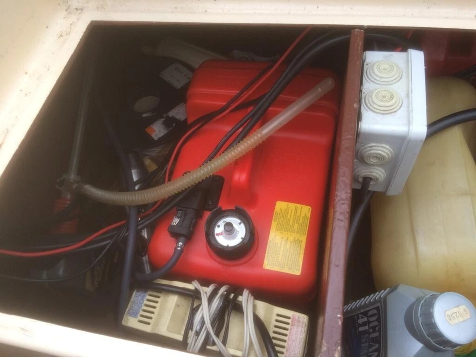 Angelboot mit Motor und Trailer - Bild 4 von 4