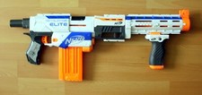 Hasbro Nerf N-Strike Elite Retaliator Blaster mit Magazin