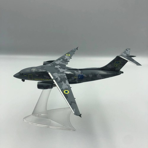 Aircraft model An-178 Antonov 178-100P Ukrainian Armed Forces “08” scale 1/200 - Picture 9 of 13