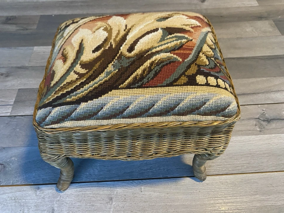 Reposapiés vintage de mimbre Needlepoint Foto 4 de 4