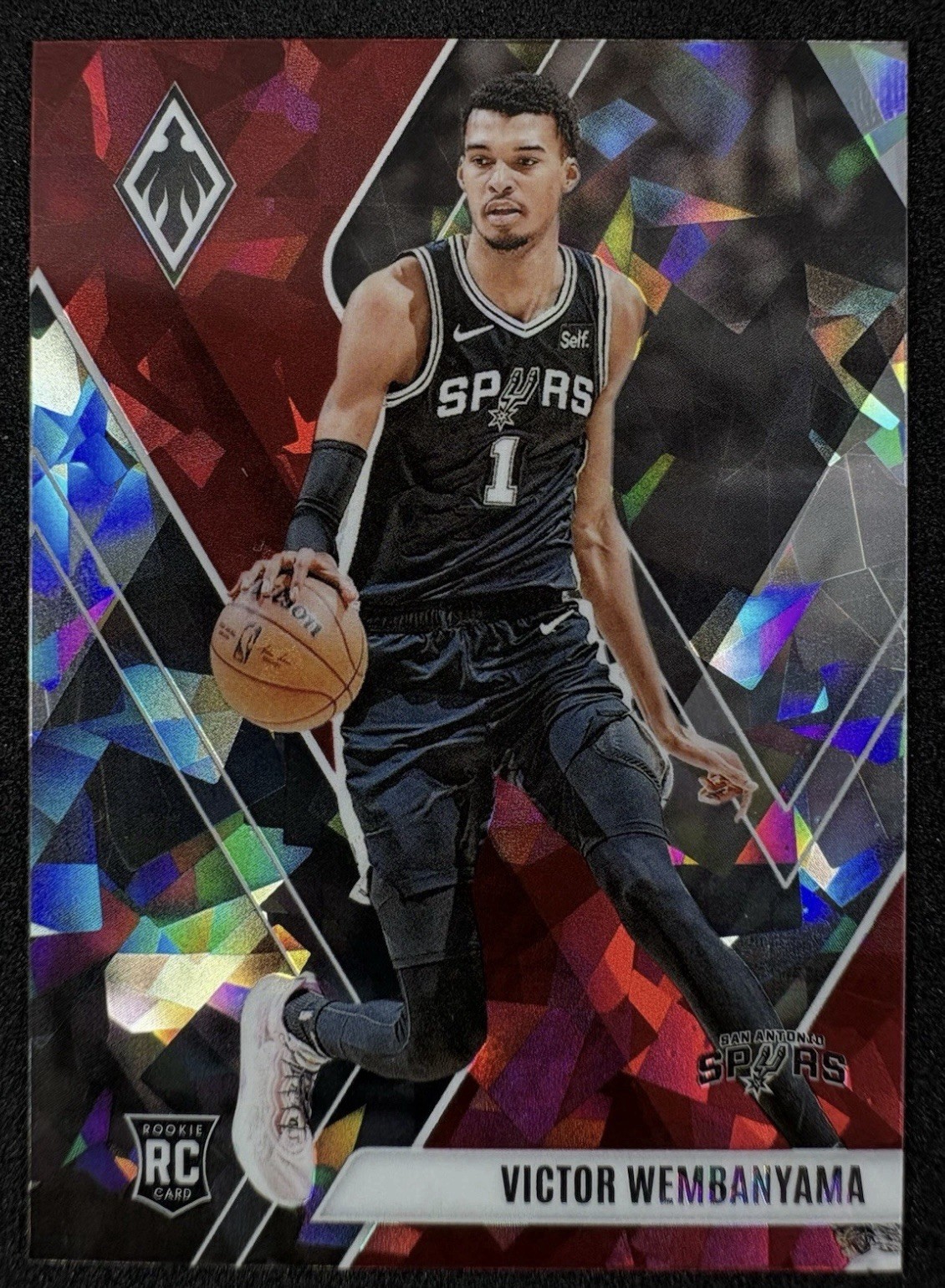 2023-24 Panini Phoenix - Rookies Victor Wembanyama #256 Red Ice Phoenix (RC)