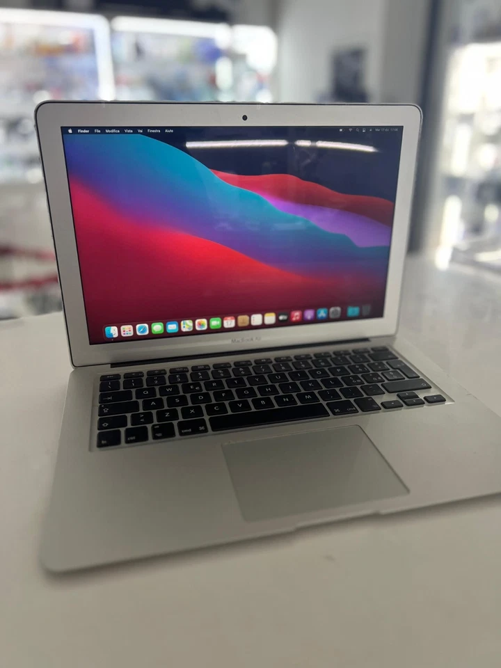 Apple MacBook Air 13" 2015 · i5 · 8GB · 256GB, foto 1 di 3