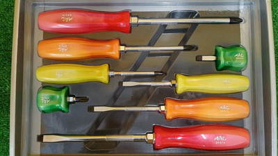 Mac Tools Schraubendreher 8-teiliges Set Penta Grip bunter harter Griff STRAN...