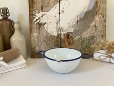 326⚜️ Déco Ancien petit Bol Avec Anse en Tôle Émaillée Blanc Liseré Bleu Ø 17 Cm
