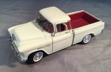 Ertl American Muscle Model 1955 Chevy 3100 Cameo Truck 118 Scale Mint Ertl American Muscle Model 1955 Chevy 3100 Cameo Truck 118 Scale Mint