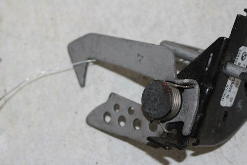 Hood Latch BMW 550I GT 14 - Picture 6 of 7