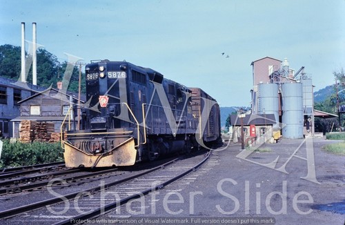 Original Slide Pennsylvania GP-9 at ford City PA June 1969