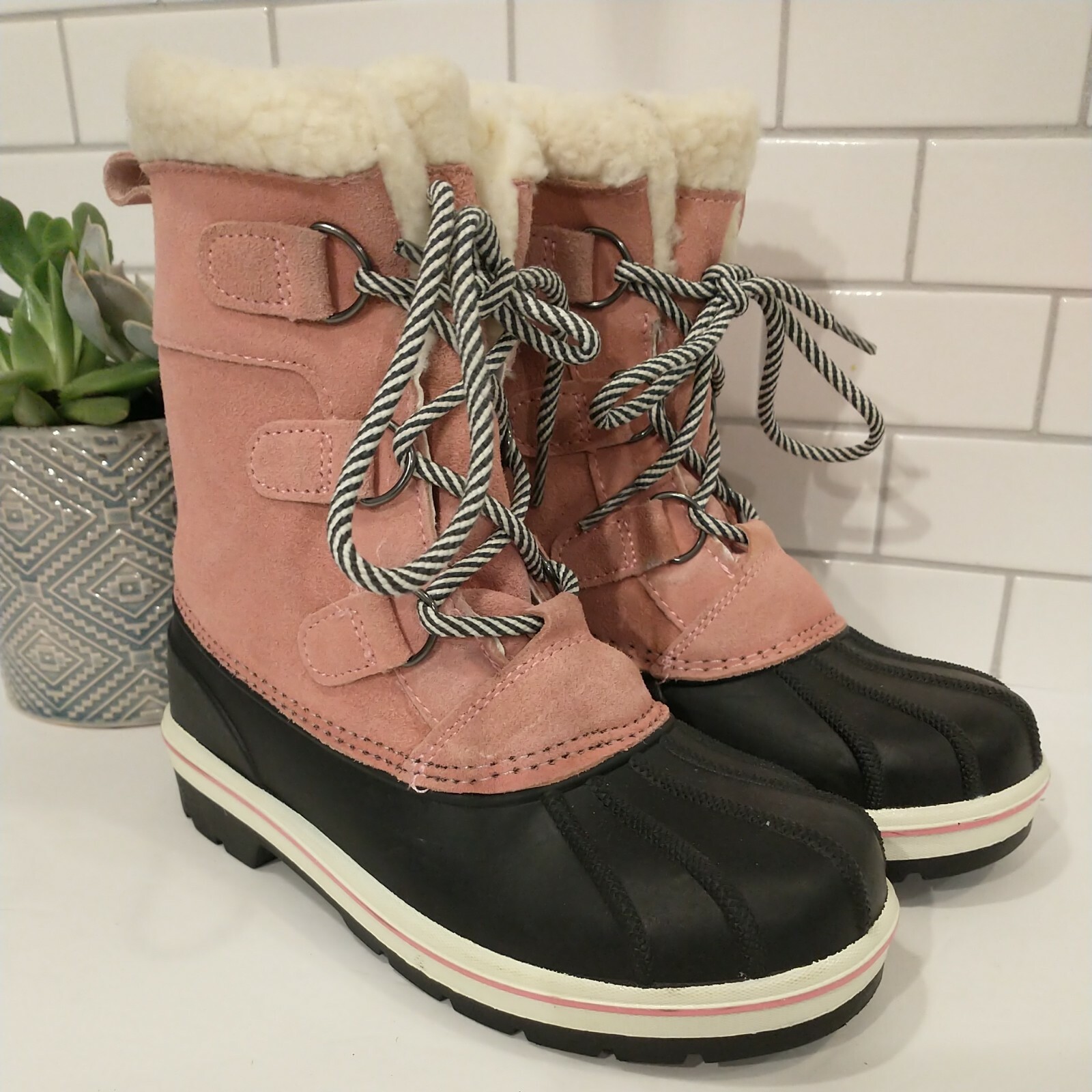 Girls snow winter boots sz 2 Thermolite waterproof pink leather Cat and