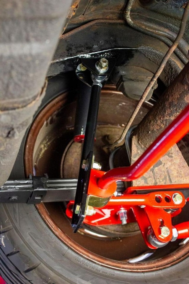 UMI Performance 2635R 19701981 GM FBody Adjustable Sway Bar, rod end