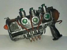 2019 Spirit Halloween - Bethesda | Fallout | 1:1 Plasma Pistol Prop | *Damaged