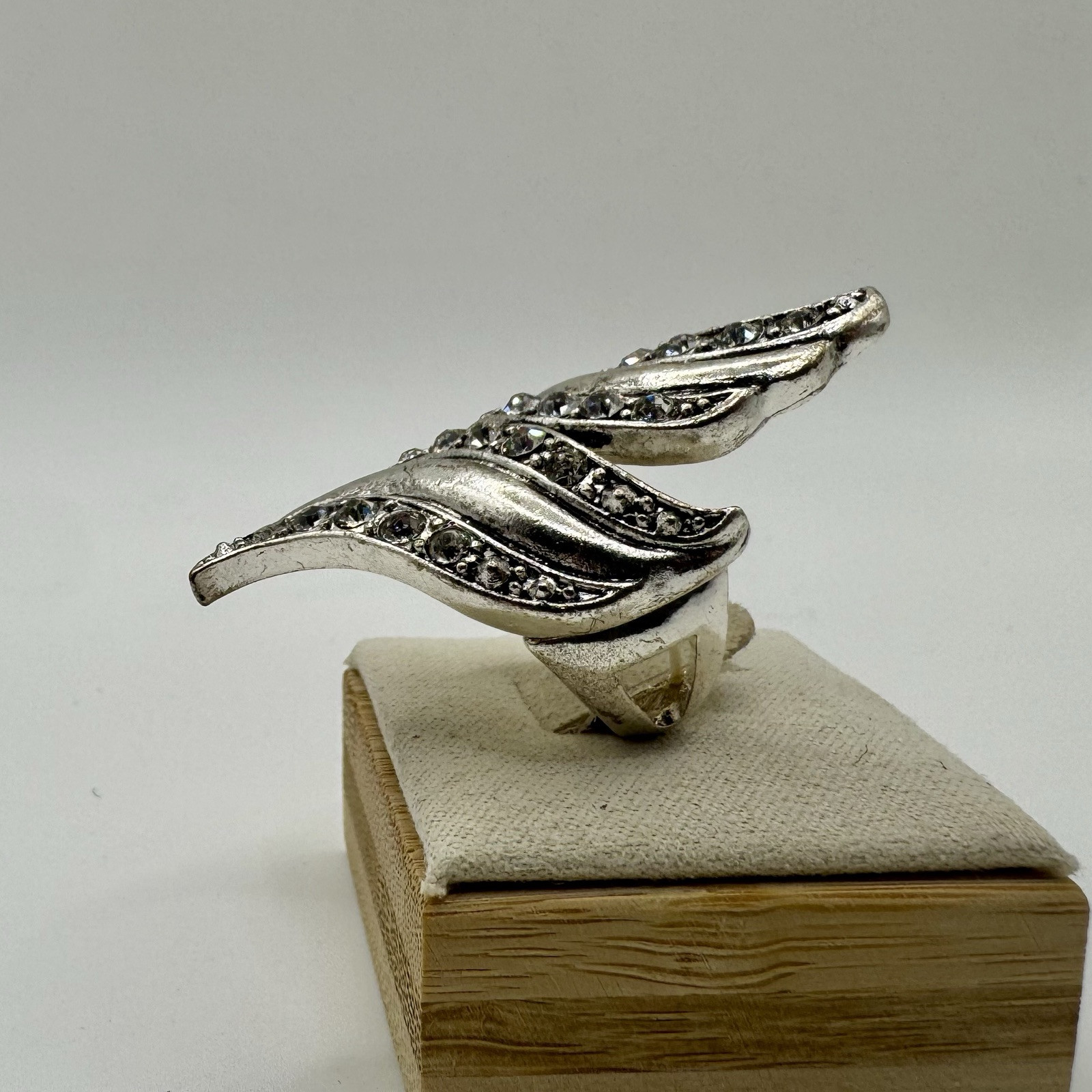 Silver Tone Rhinestone Ring Expandable Large Stat… - image 8