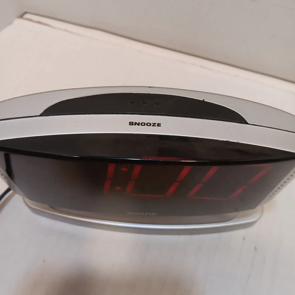 Sharp LED Digital Alarm Clock, Swivel Base, SilverCase, Red Display, SPC033 - Image 2 of 4