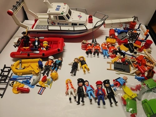 LARGE LOT OF VINTAGE PLAYMOBIL 125+ FIGURES VEHICLES ACCESSORIES 1990'S