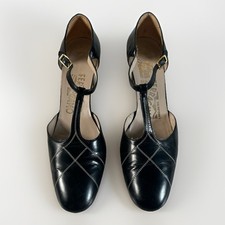 VTG 80s Salvatore Ferragamo for Saks Black Contrast Stitch T-Strap Heels 8.5 AAA