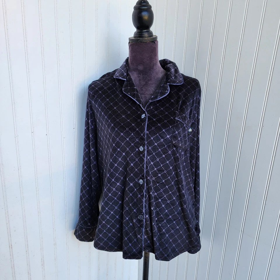 DKNY Black Gray Logo Velour Pajamas PJ Set Button Top & Pants Pockets Sz M 8-10 - Image 2 of 4