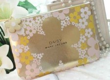 MARC JACOBS Daisy Makeup Cosmetics Bag, Brand NEW  100 Genuine 