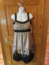 SLNY SL Fashion Size 8 Black & Gold Sequin & Embroidered Dress. 229-0535.