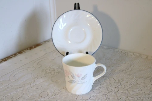 CORELLE CORNING PINK TRIO USA 3 1/2"h Coffee Cups & 6 1/4"d Saucers Set of 2 ea