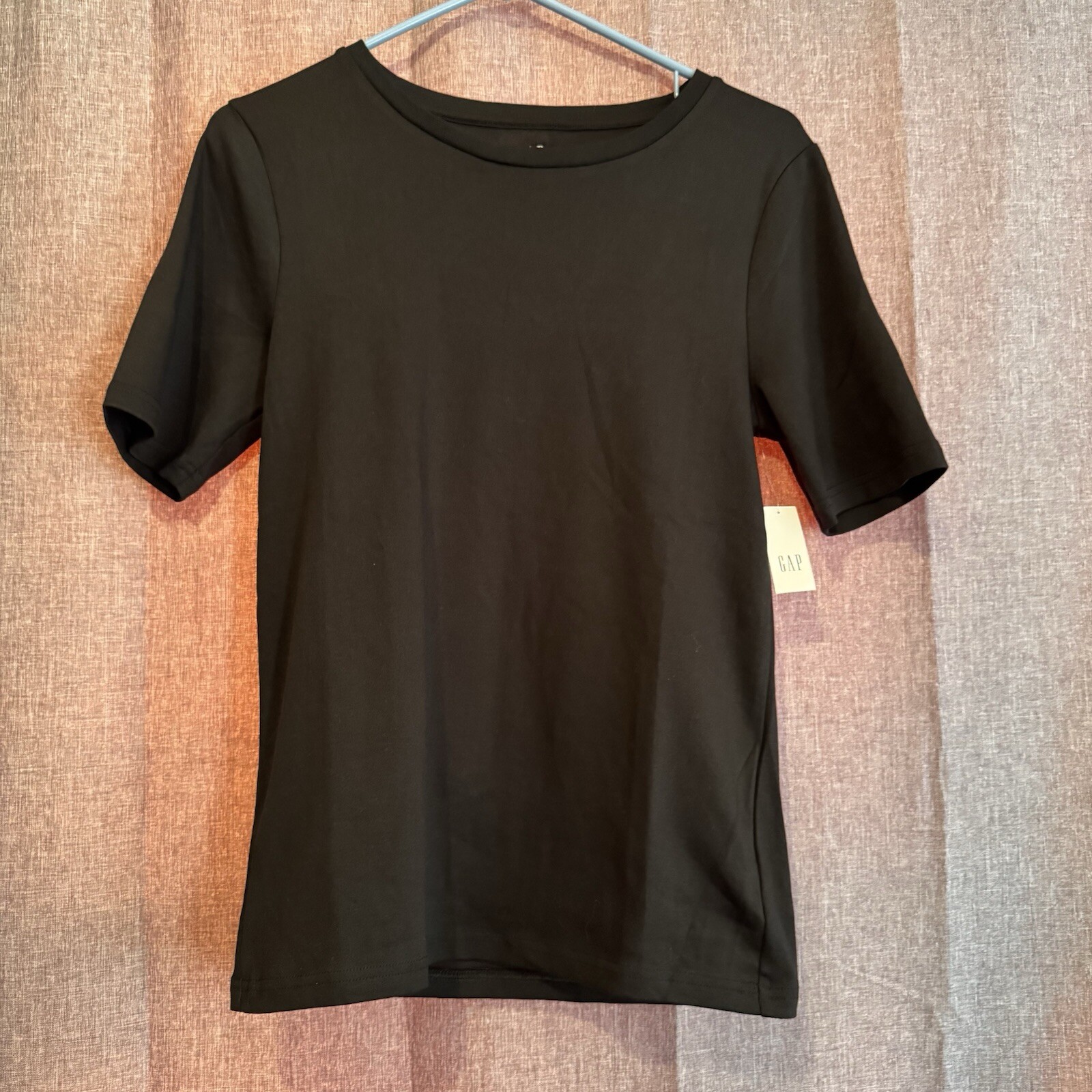 T-SHIRT--GAP--Women's Favorite Crew Neck Black--SIZE LARGE--BRAND NEW