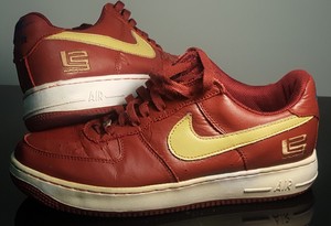 lebron x john elliott black