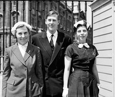 Dr Roger Bannister leaves Buckingham Palace with his wife Moyra hi- Old Photo