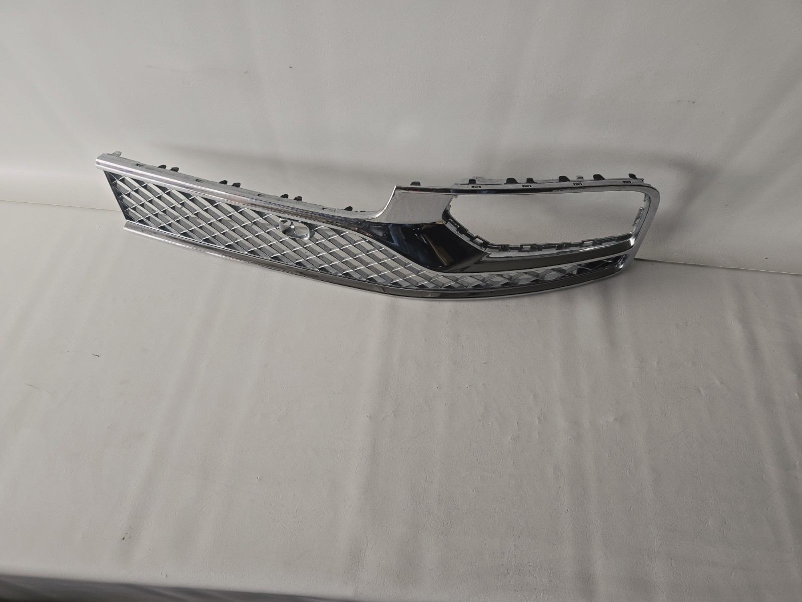 2020-2022 Bentley Flying Spur Bright Chrome Air Guide Grille Mesh 3SE807683 OEM
